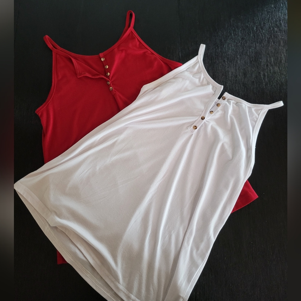 Set of 2 tank tops, flowy, button